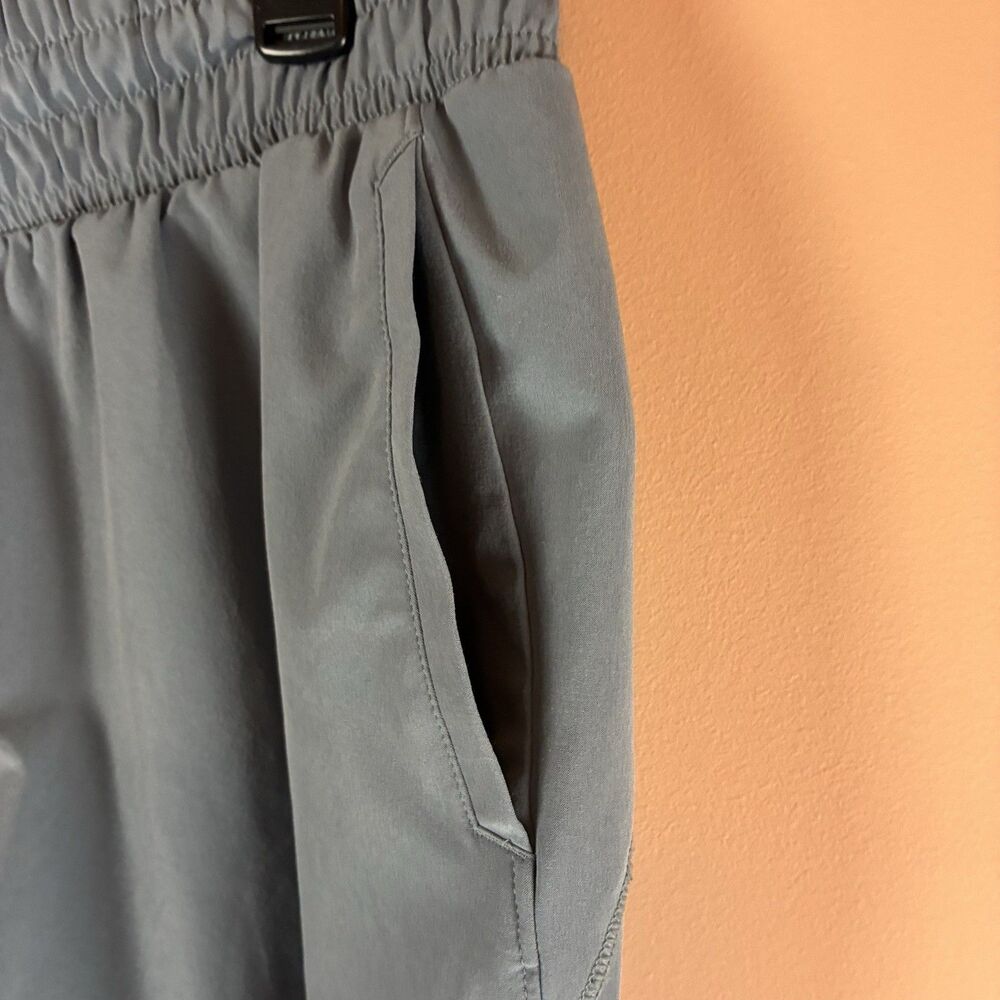 Under Armour  Women’s Athletic 5in Loose Lightweight Slate Blue Shorts Size L - Picture 2 of 5